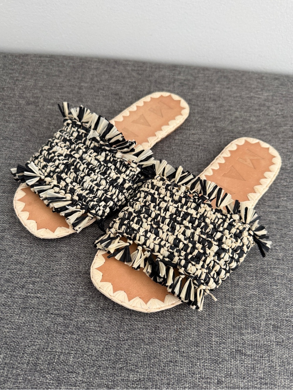 Manebi Black Cream Woven Raffia Leather Flat Slide Sandals 6.5 Fringe Vacation